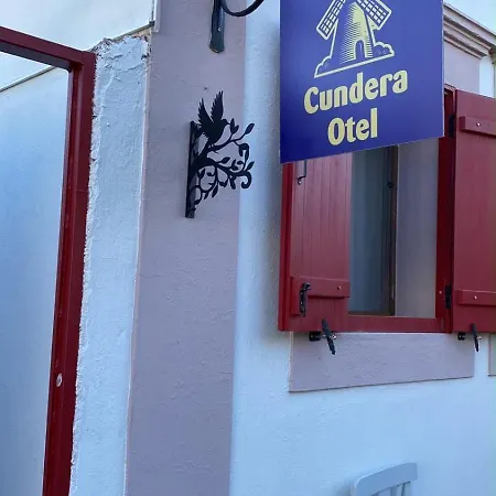 Cundera Ayvalı